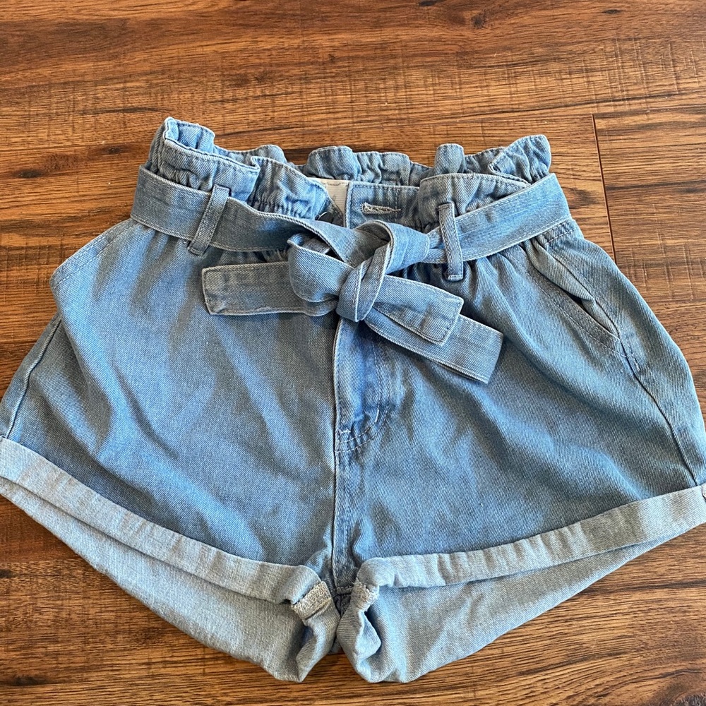 Women’s waist flair shorts